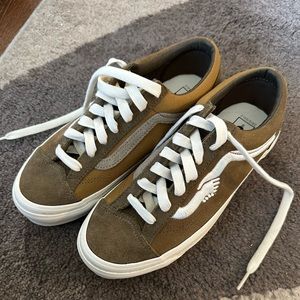 VANS Old Skool Notre - brown/tan - men’s size 6, women’s size 7.5 - NEVER WORN